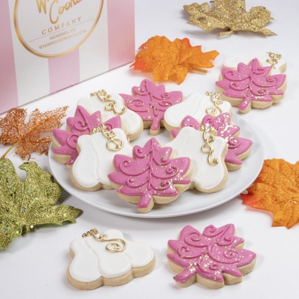 Add a set of these glamorous Pumpkins and Leaves cookies to your order